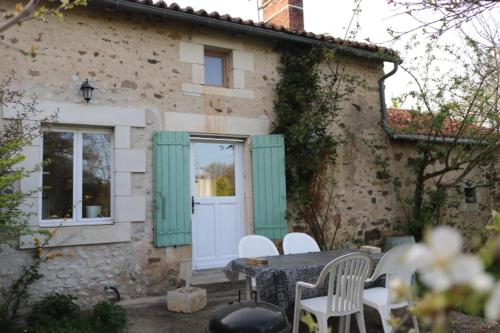 Gîte de caractère Le Vigeant france