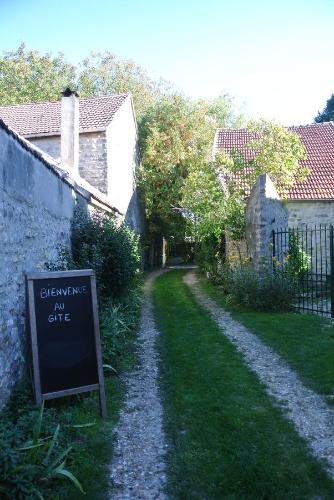 Maison de vacances Gite de Charme 36 Rue des Hautes Bruyeres Villeneuve-sur-Auvers