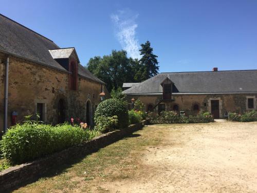 B&B / Chambre d'hôtes Gîte de l'Abbaye de champagne Abbaye de Champagne Rouez