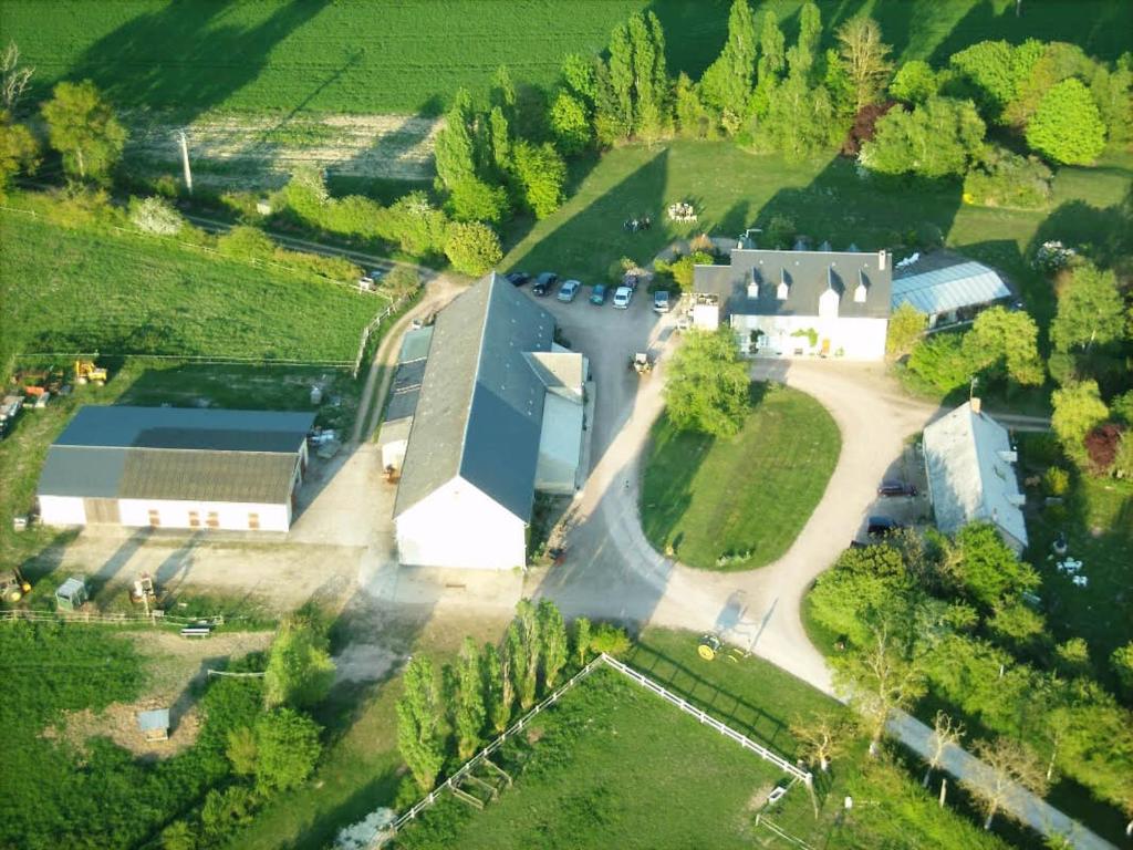 Maisons de vacances Gîte de la Ferme Florale Ponoie La Ferme Florale Ponoie Les Chagnats, 18160 Chezal-Benoît