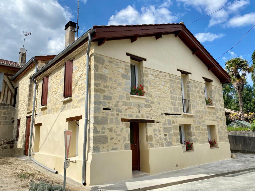 Maison de vacances Gîte de Lamothe-d’Alès Lieu dit «  Lamothe-d’Alès «  27, route d saint colomb, 47800 Lavergne