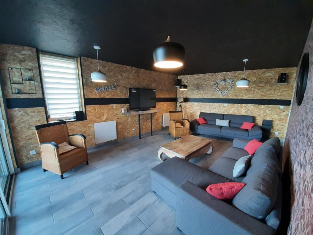 Maison de vacances gite des mariés à 7mn du puy du F0U 4  bis Rue Notre Dame, 85500 Chambretaud