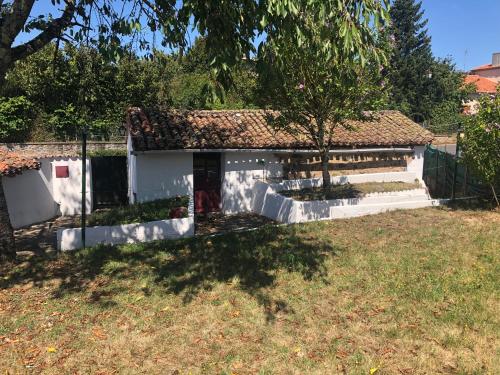 Maison de vacances Gîte des Roses 1 rue des Lavandierés Oradour-Fanais