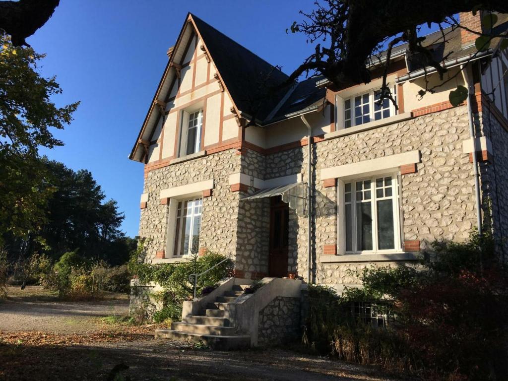 Maison de vacances Gîte Dhuizon, 6 pièces, 8 personnes - FR-1-491-115 8 route de la Ferté st cyr, 41220 Dhuizon