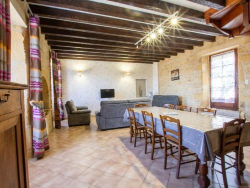 Maison de vacances Gîte Domme, 5 pièces, 8 personnes - FR-1-616-23 La Roche Domme