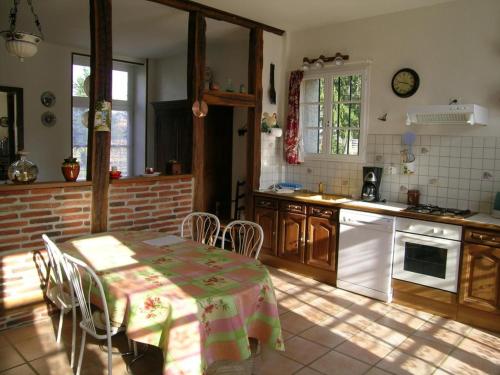 Maison de vacances Gîte Dompierre-sur-Besbre, 4 pièces, 6 personnes - FR-1-489-112 CHAMPBONNET Dompierre-sur-Besbre