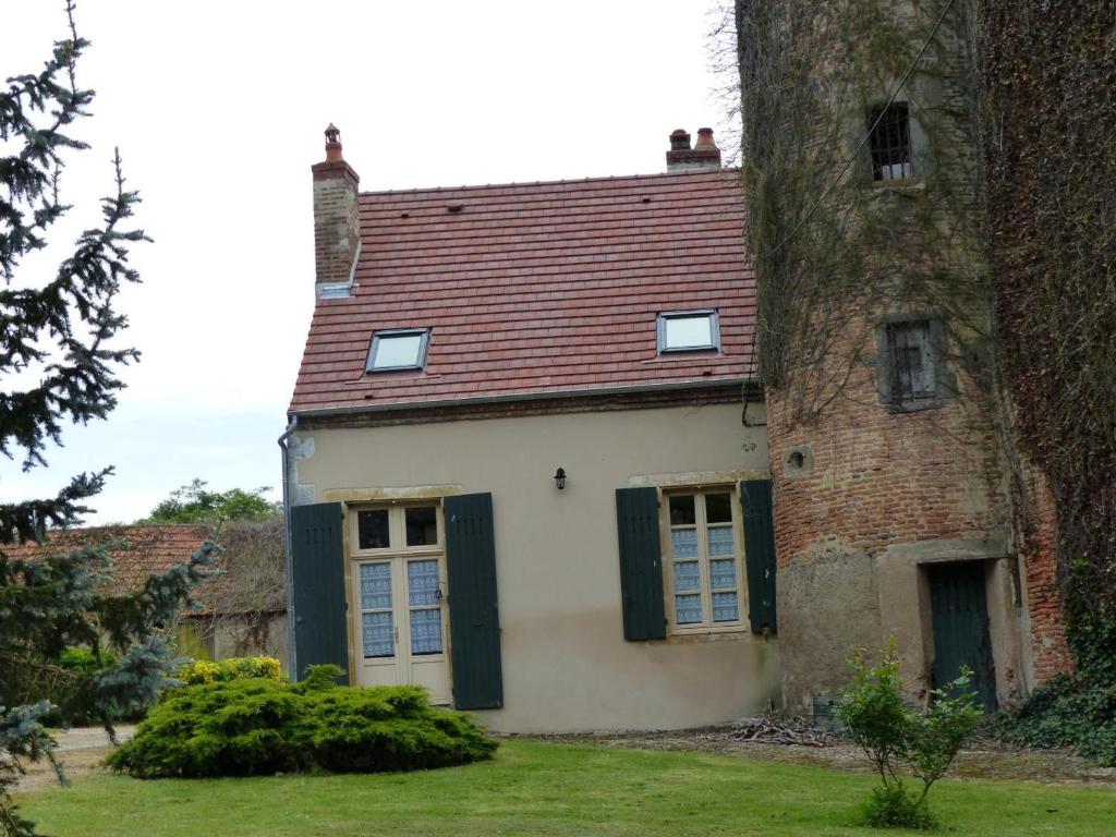 Maison de vacances Gîte Dompierre-sur-Besbre, 4 pièces, 6 personnes - FR-1-489-112 CHAMPBONNET, 03290 Dompierre-sur-Besbre