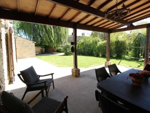 Maison de vacances Gîte Doué-en-Anjou, 3 pièces, 5 personnes - FR-1-622-10 1 impasse du Prieuré Saint Georges sur Layon La Crésille