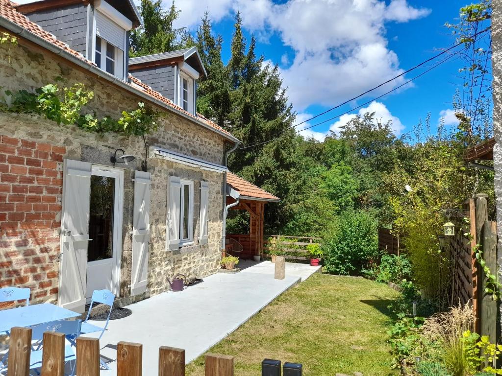 Maison de vacances Gîte du bois blanc 105 route de La Prugne, 03250 Saint-Clément