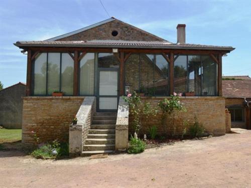 Gite du Château avec piscine intérieure privative Lournand france