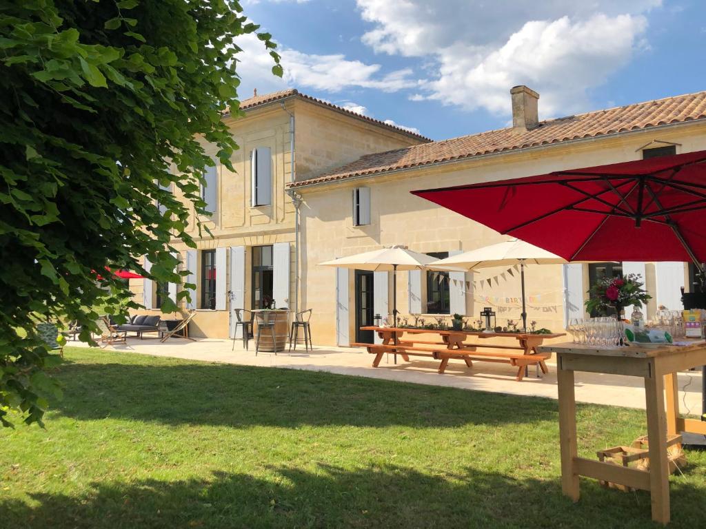 Maison d'hôtes Gîte du Château Le Conte au coeur du vignoble de Saint Emilion 7 LIEU DIT AU CONTE, 33330 Saint-Hippolyte