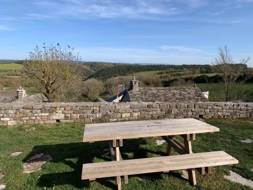 Maison de vacances Gîte du Dolmen de l'Hom Recoules de l Hom Le Massegros