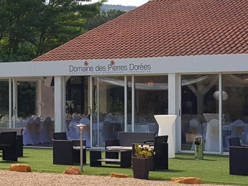 GITE du DOMAINE des PIERRES DOREES Ternand france