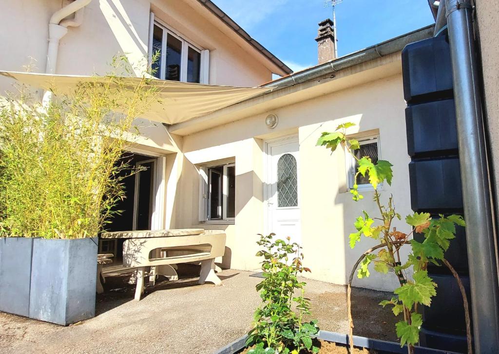 Maison de vacances Gite du Hameau 14 Rue du Bas de Courbeau, 39210 Voiteur