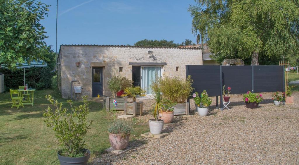 Maison de vacances Gîte du timbre 5 Chez Cuisinier, 17240 Clion