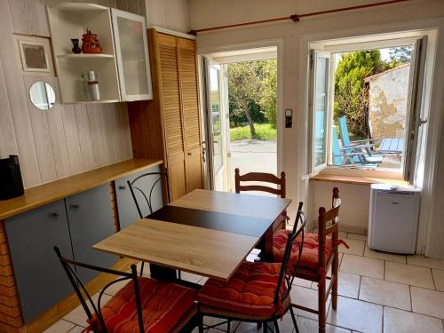 GITE ENTRE TERRE ET MER GRAND STUDIO Mareuil-sur-Lay france