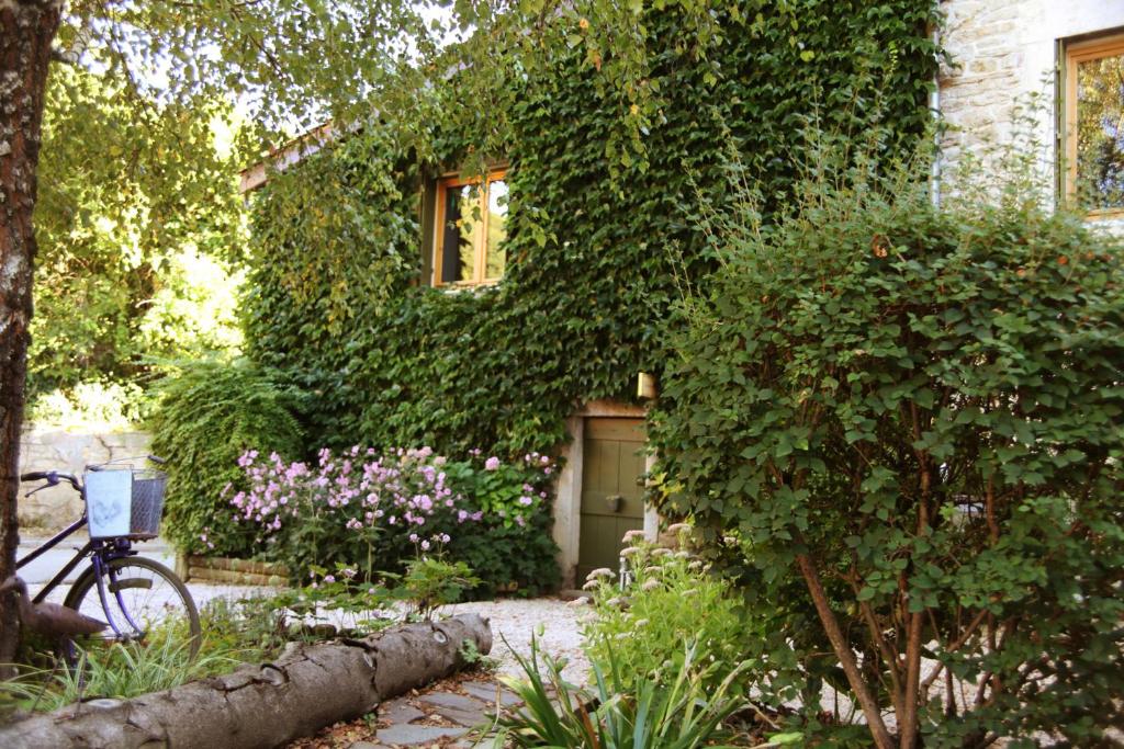Maison de vacances Gîte et Chambre d'hôtes LES TROIS COLLINES CUISIAT 25 rue principale, 01370 Cuisiat