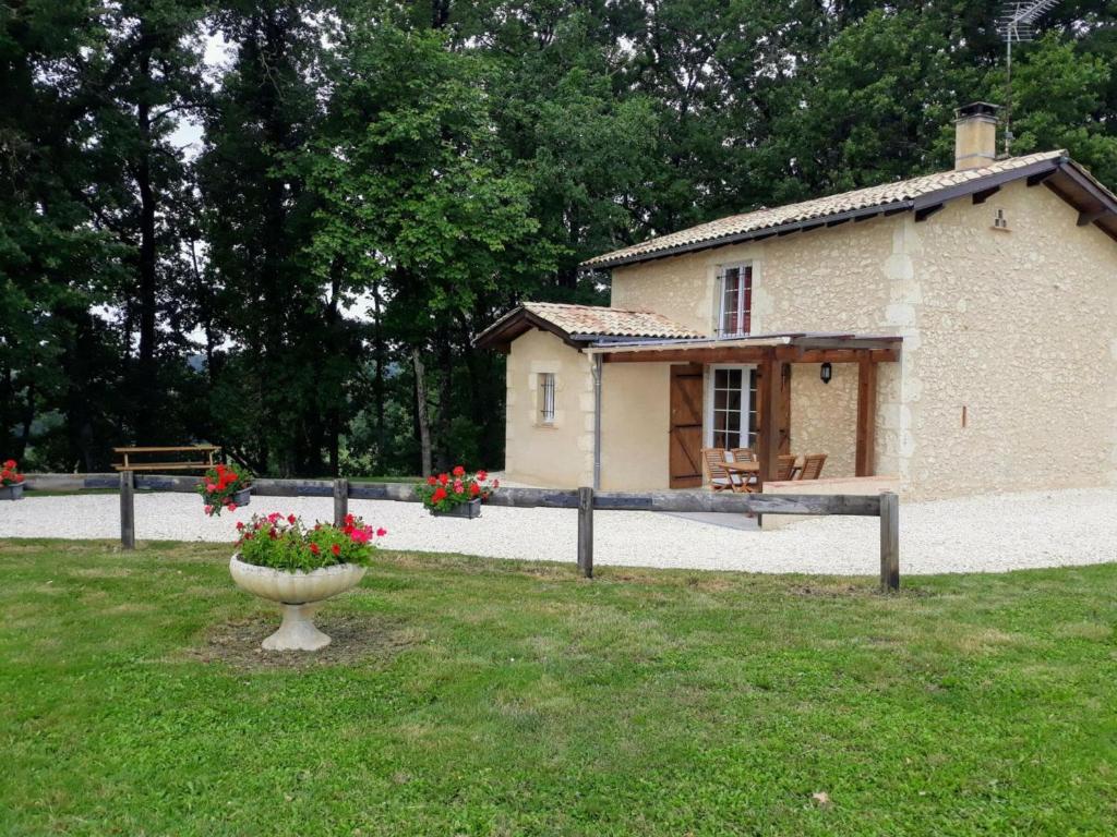 Maison de vacances Gîte Eymet, 3 pièces, 4 personnes - FR-1-616-247 Lanusse, 24500 Eymet