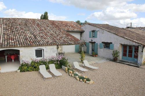 Maison de vacances Gite Guillot - hameau calme 8km de Jonzac 1 Chemin de la Garenne Nieul-le-Virouil