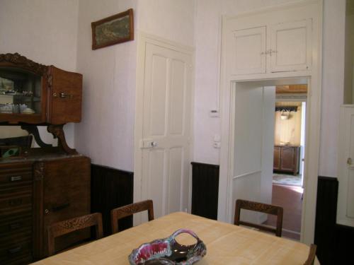 Maison de vacances Gîte Huriel, 4 pièces, 5 personnes - FR-1-489-27 17 GRAND'RUE Huriel