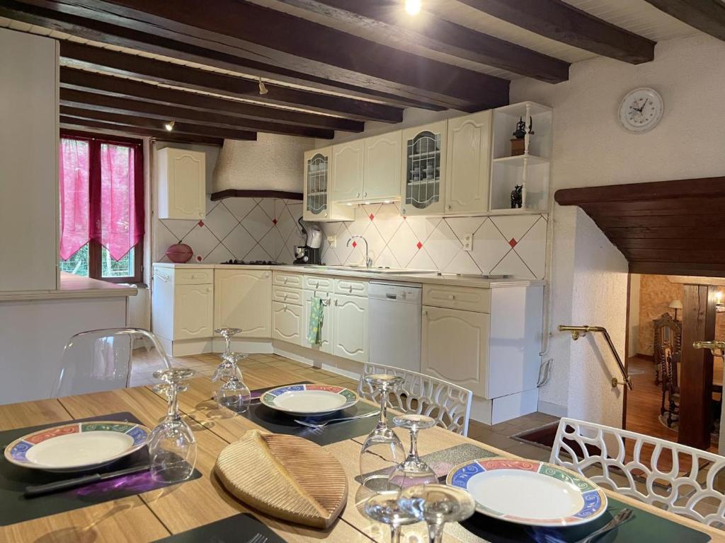 Maison de vacances Gîte Hyds, 4 pièces, 6 personnes - FR-1-489-397 Les Chartiers, 03600 Hyds