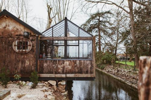 B&B / Chambre d'hôtes Gite insolite Domaine ForRest Loire Impasse De La Forest Lay