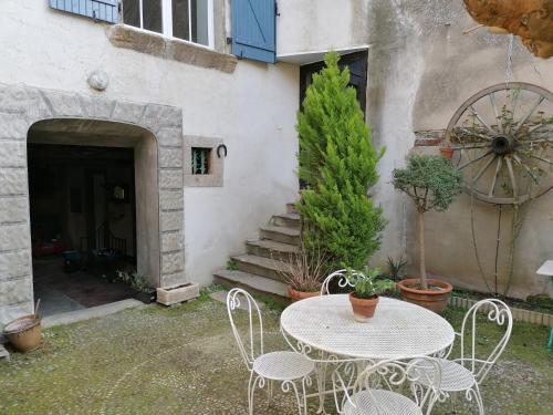 Maison de vacances Gite Joséphine dans une tour médiévale - Carcassonne 5 Rue de la Mairie Saint-Hilaire