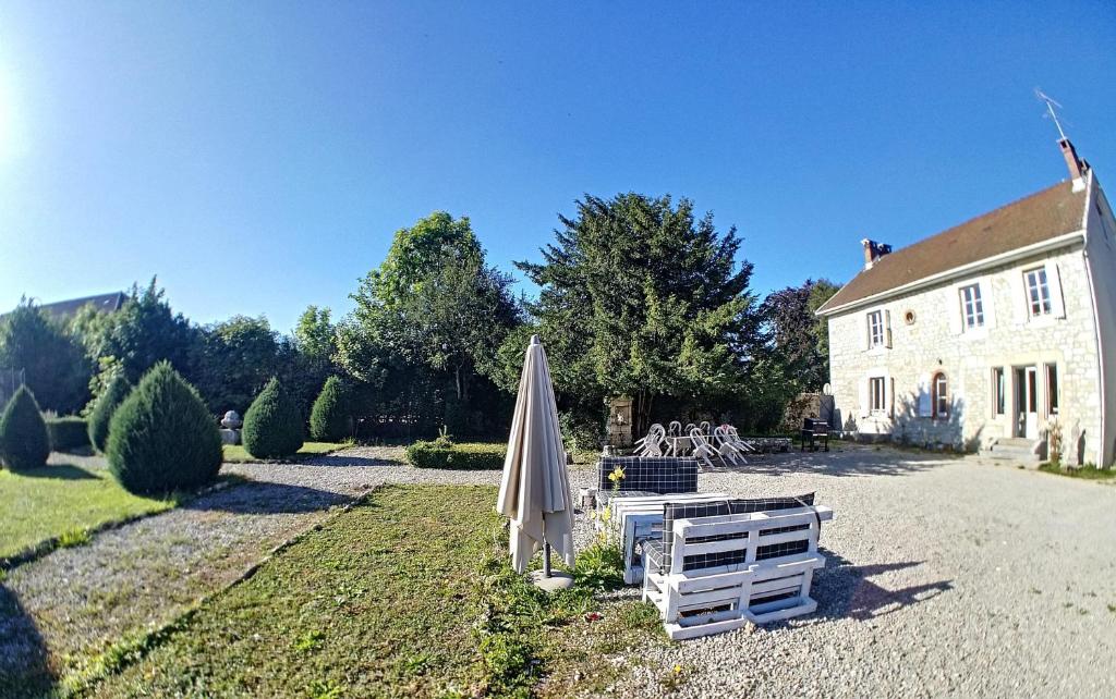 Villa Gîte Jura Lac Emeraude 1 Rue du Stade, 39130 Clairvaux-les-Lacs