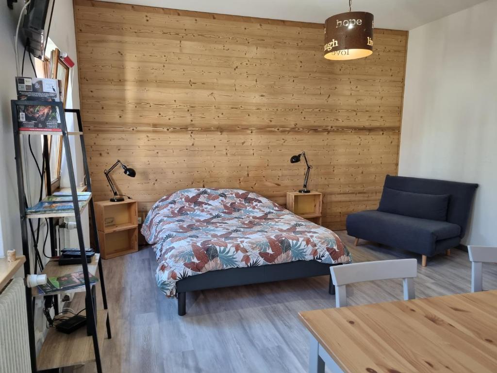 Appartement gîte l'œuf ou la poule, parking privé, sur domaine viticole 30 Route de Bergheim, 68150 Ribeauvillé