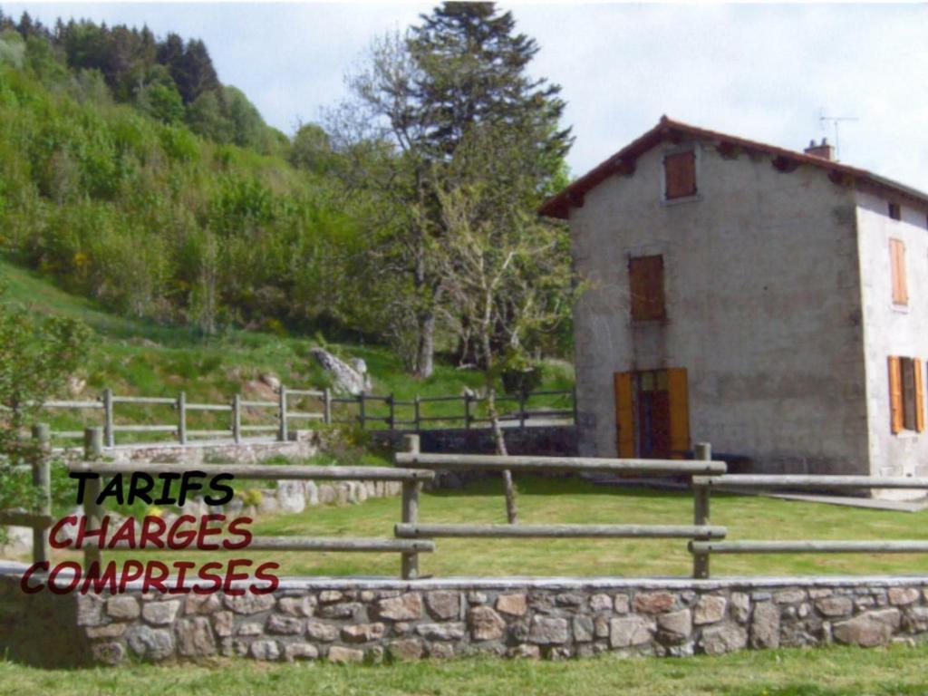 Maison de vacances Gîte La Chambonie, 4 pièces, 6 personnes - FR-1-496-196 Le bourg, 42440 La Chambonie