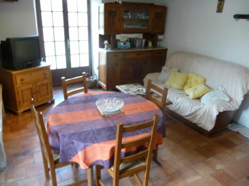 Maison de vacances Gîte La Cresse, 4 pièces, 6 personnes - FR-1-601-339 Pinet La Cresse