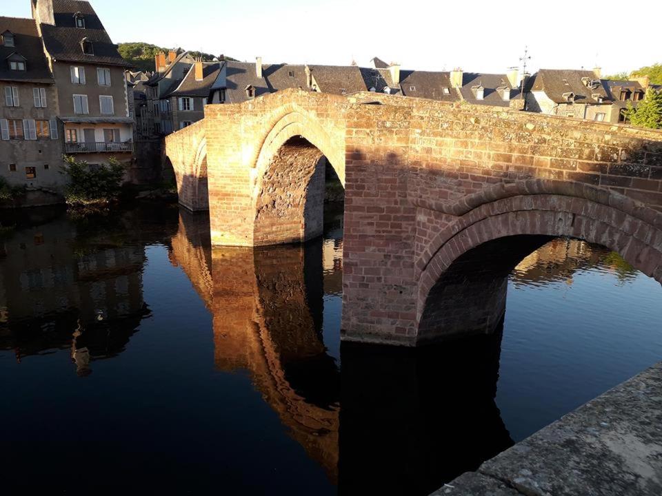 Hôtel Gîte la halte st jacques 8 Rue du Docteur Tremolières, 12500 Espalion