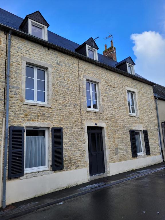 Maison de vacances Gîte La Maison d'Autre Fois, proche plage du débarquement avec SPA, salle de jeu 6 Rue des Écoles, 50480 Sainte-Mère-Église