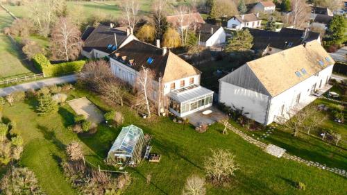 Maison de vacances Gîte LA MELINOTHE - 12 personnes - Grand gîte de charme indépendant 5 étoiles 2 Rue de Courmononcle Paisy-Cosdon