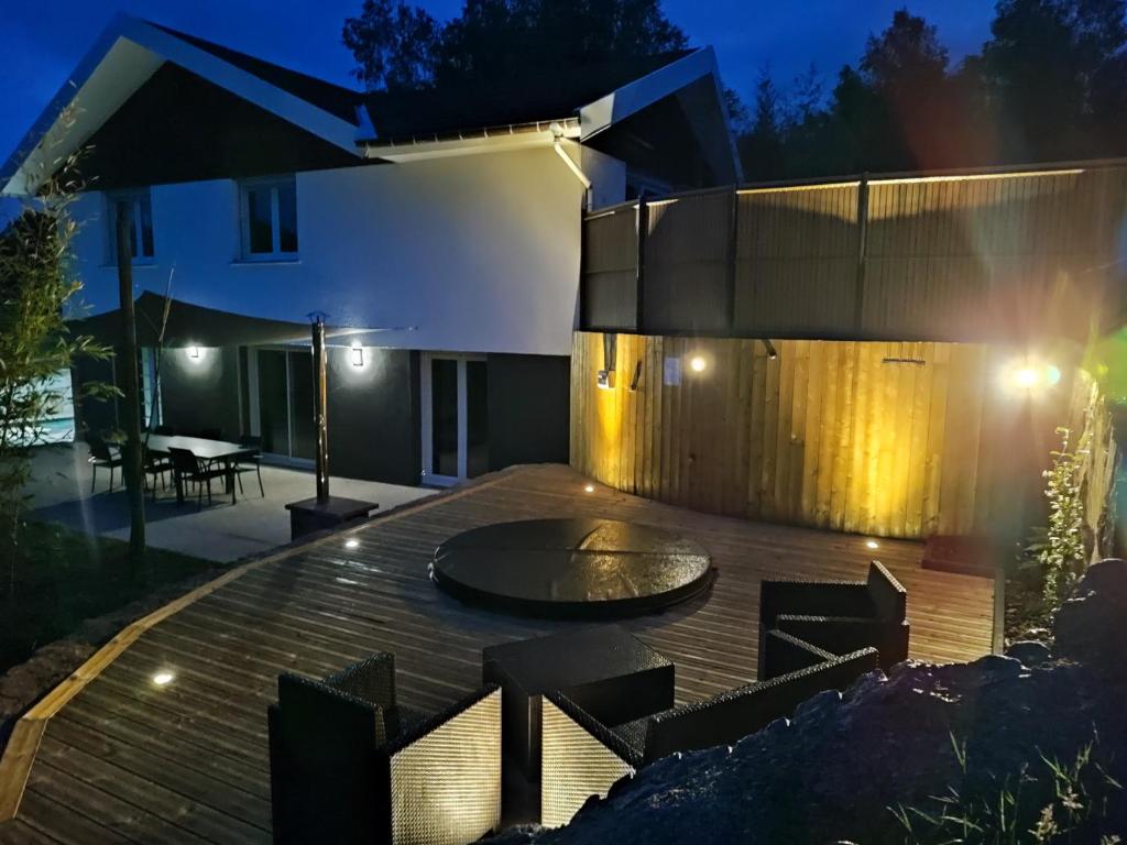 Maison de vacances gîte la p'tite rivière avec jacuzzi et sauna extérieur 665 Route de Mailleronfaing, 88200 Saint-Nabord