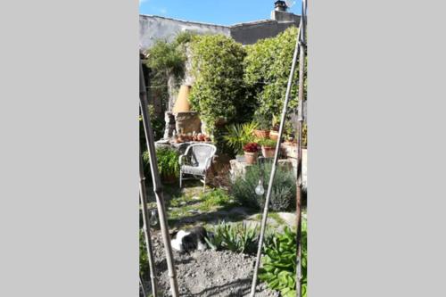 Gîte La Remise, maison avec jardin Lagrasse france