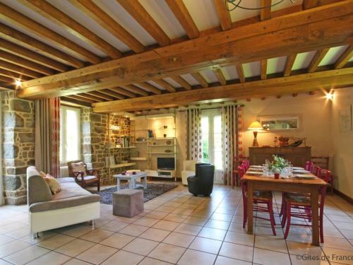 Maison de vacances Gîte La Sauvagère, 6 pièces, 10 personnes - FR-1-497-121 SAUVAGERE (LA) La Sauvagère