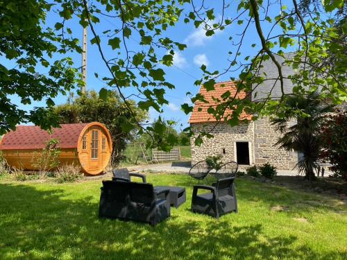 Gîte La Tanzanie 20 Pers, SPA, salle de jeux, 20 min mer Le Luot france