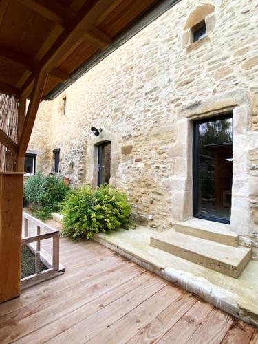 Gîte : La vieille bâtisse. La Baume-Cornillane france