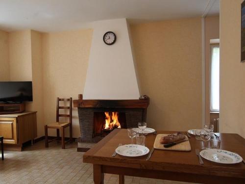 Maison de vacances Gîte Lantriac, 3 pièces, 4 personnes - FR-1-582-78 Rue des Combes Le Roure Lantriac