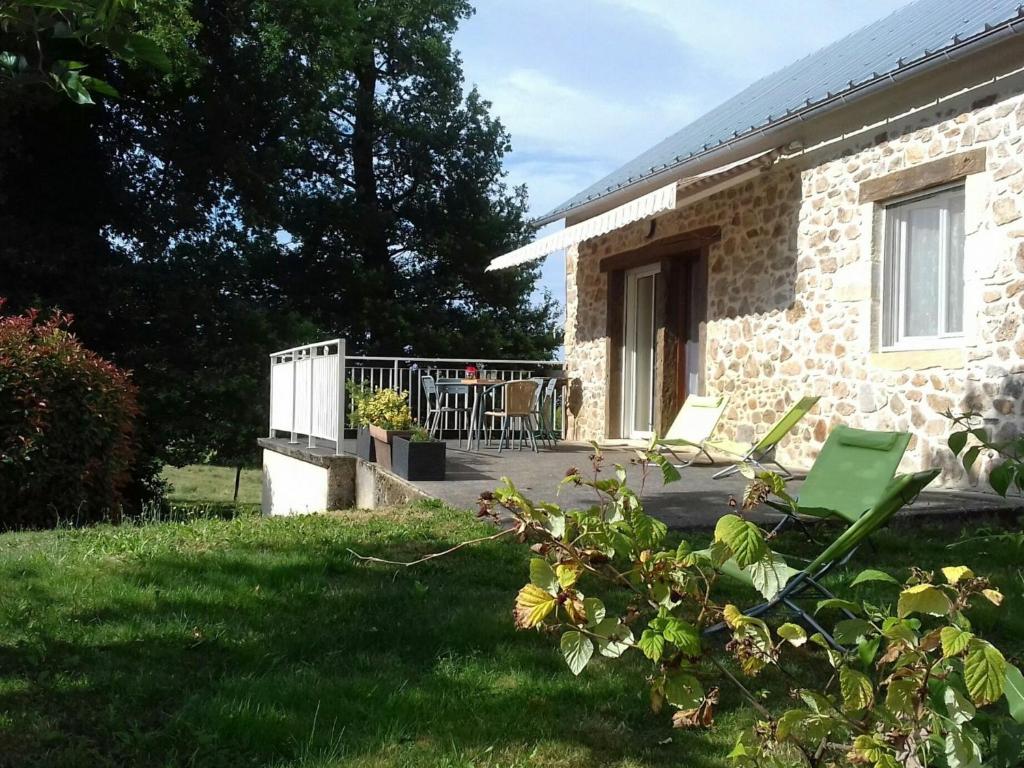 Maison de vacances Gîte Lanuéjouls, 3 pièces, 5 personnes - FR-1-601-123 Le Bruel, 12350 Lanuéjouls-et-Privezac