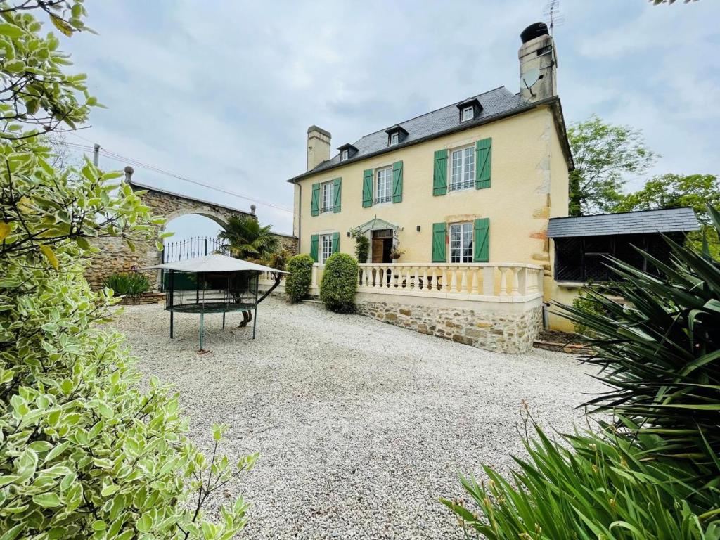 Maison de vacances Gîte Laroin, 5 pièces, 6 personnes - FR-1-384-811 1509 CHEMIN DU COUDAY, 64110 Laroin