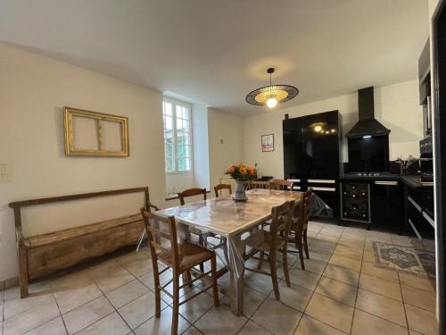 Gîte Laroin, 5 pièces, 6 personnes - FR-1-384-811 Laroin france