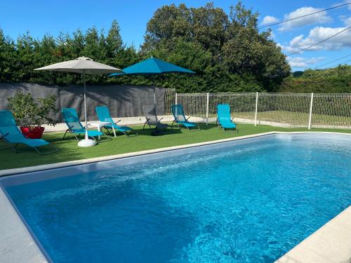 GITE LAVANDE avec piscine privée CLASSÉ 4 Étoiles Lagorce france