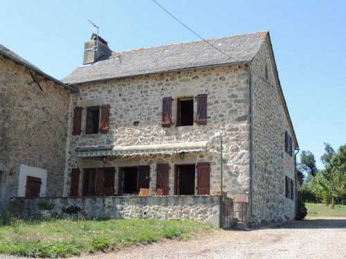 Gite Lavergne, piscine privee et vue exceptionnelle Sanvensa france