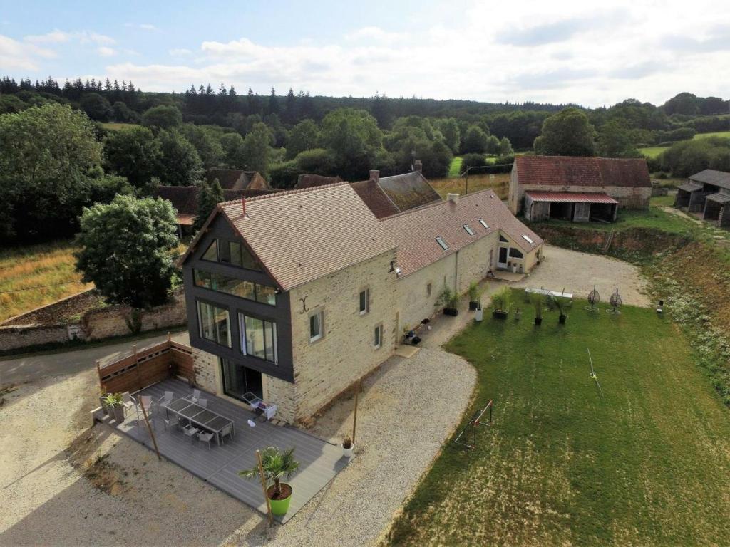 Maison de vacances Gîte Le Cercueil, 7 pièces, 15 personnes - FR-1-497-53 La Monnerie - vue sur l'étang, 61500 Le Cercueil