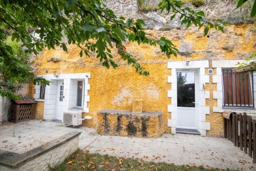 Maison de vacances Gîte Le Cerisier Perché avec SPA 37 Rue Joseph Thierry, Luynes, France Luynes