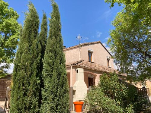 Maison de vacances Gîte Le Chêne, au calme avec piscine à partager 321 Le Prieuré Lablachère