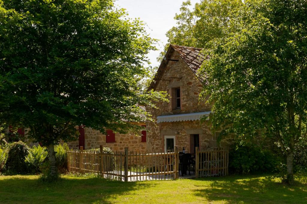 Maison de vacances Gite Le Four a Pain Charlannes 285 Route des Jonquilles, 19400 Hautefage