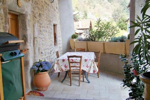 Maison de vacances Gîte Le Galta - Maison entiére tout équipée, 2 chambres, SdB avec bain à remous, terrasse privative Quartier de l'église Saint-Fortunat-sur-Eyrieux